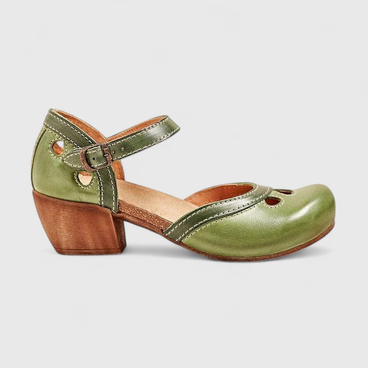 Open-toe women's sandals, breathable & comfortable for casual summer walking footwear.