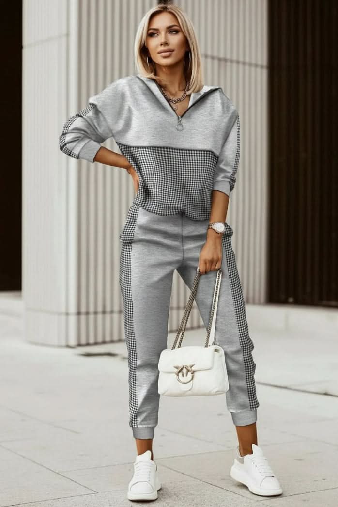 Stylish women's matching activewear set, great for travel & casual outings.