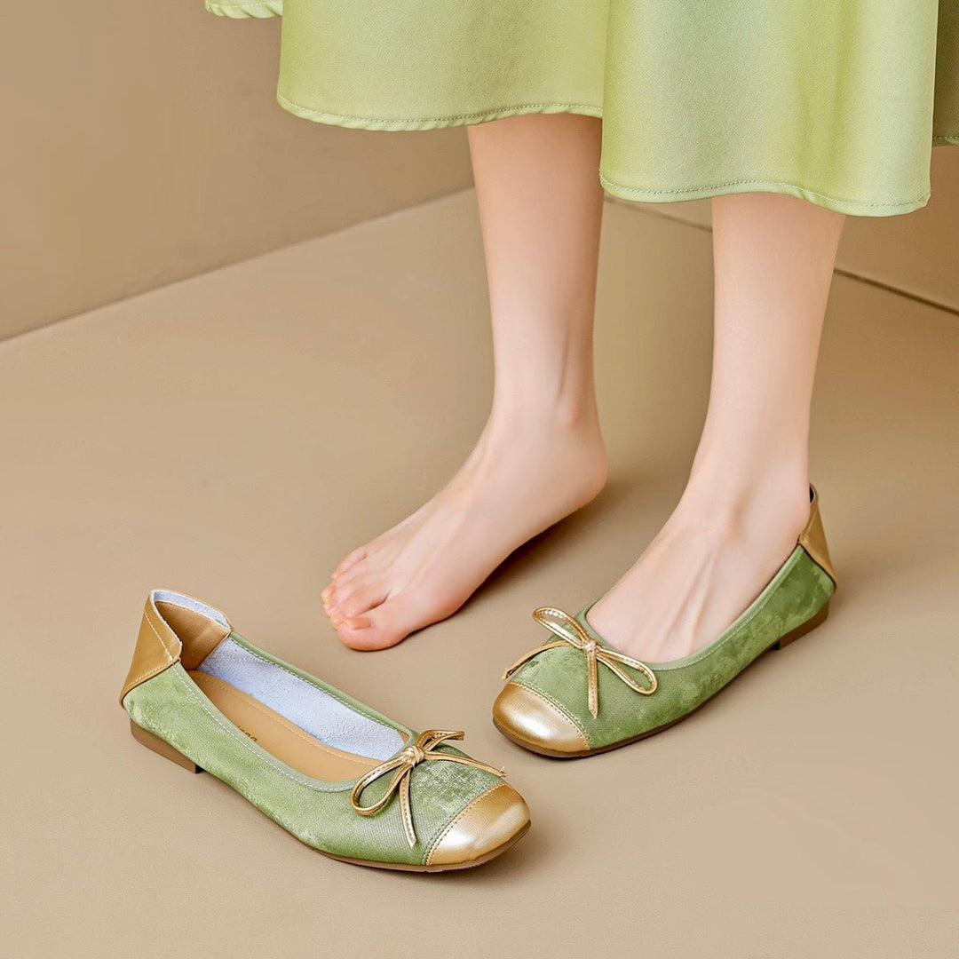 Walk in style with these women's square toe ballet flats, featuring a chic bow and all-day support.