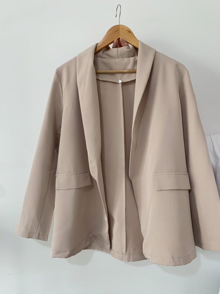 Versatile women's chic blazer in various colors. Perfect for office, professional, or casual jacket style.