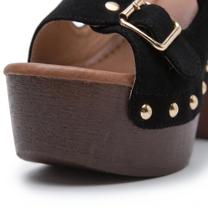 Fashionable women's platform sandals with a sturdy block heel and adjustable strap for summer.