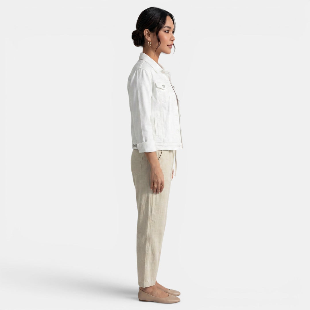 Stylish women's fitted denim jacket, an essential layering piece for urban fashion & everyday comfort.