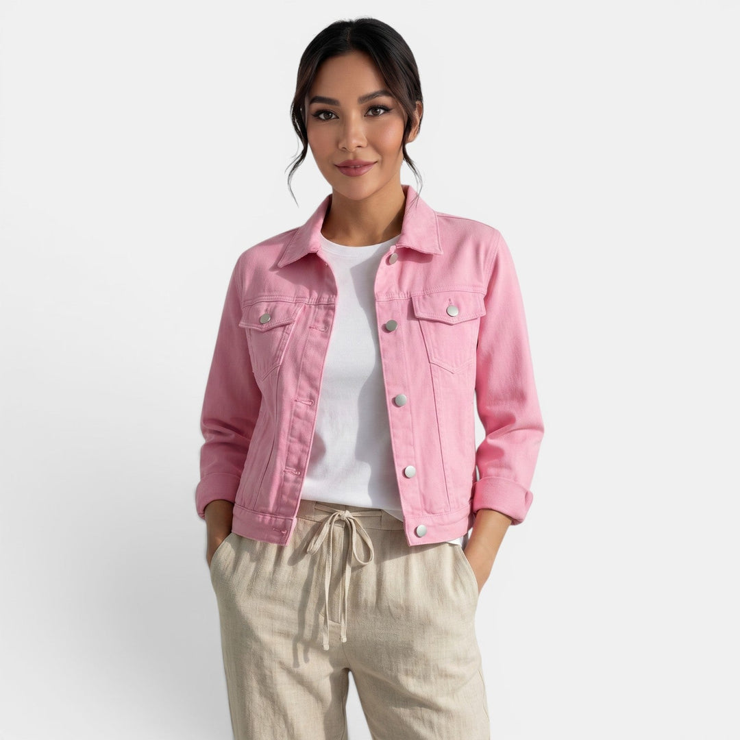 Chic women's fitted denim jacket, offering urban style and perfect for casual layering in spring/fall.