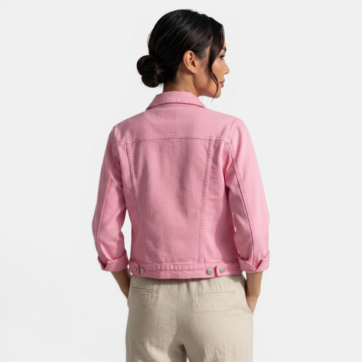 Durable women's fitted blue denim jacket, a classic piece for casual urban style and everyday wear.