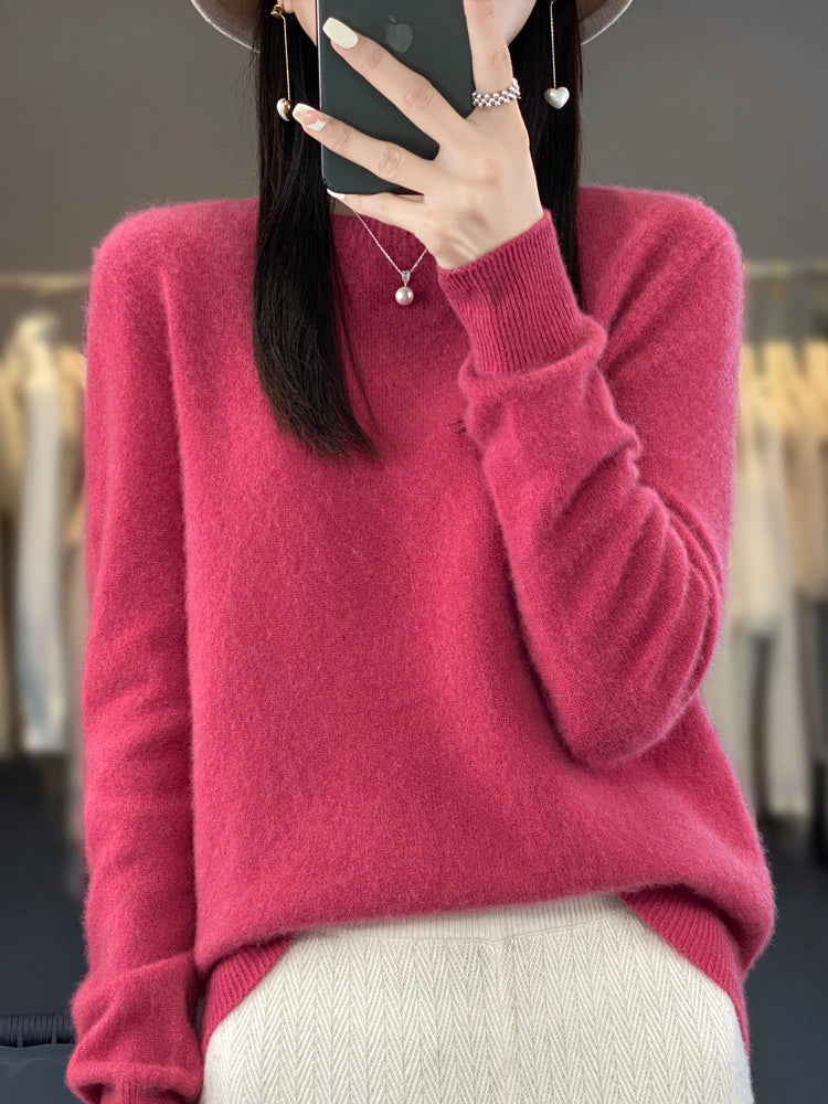 Cozy knit women's round neck pullover, classic long sleeve sweater, perfect for everyday winter wear.