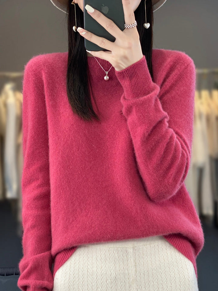 Cozy knit women's round neck pullover, classic long sleeve sweater, perfect for everyday winter wear.