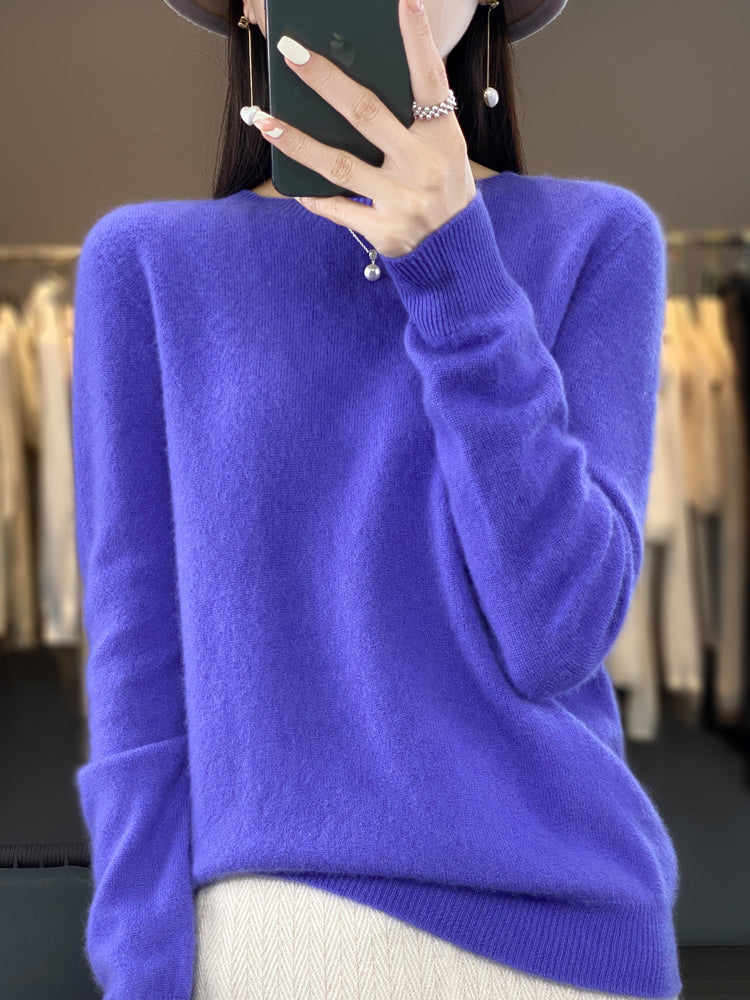 Versatile women's round neck pullover sweater for everyday wear, long sleeve & cozy.