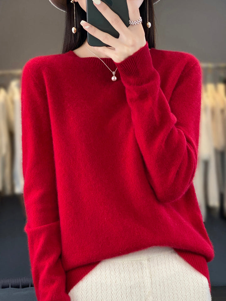 Winter top: women's classic round neck pullover sweater, cozy long sleeve for everyday.