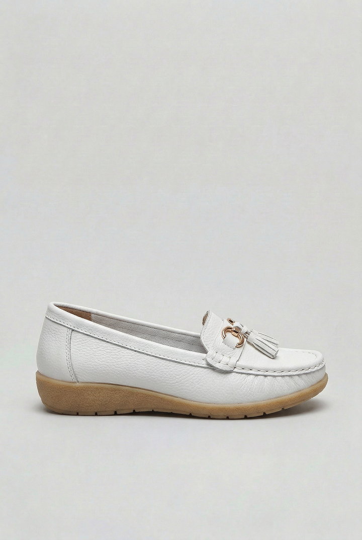 Everyday women's slip-on loafers with cushioned comfort, timeless classic design for comfortable footwear.