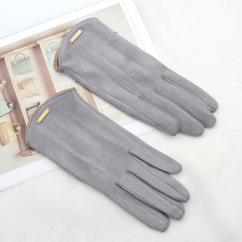 Cozy women's winter gloves with touchscreen fingertips, ensuring warmth & convenience.