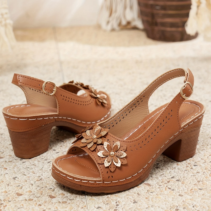 Simple, comfortable adjustable strappy sandals for women, ideal for daily casual wear.