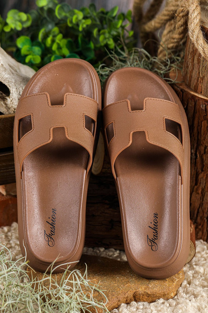 Footwear for women: comfortable strappy sandals for warm weather.