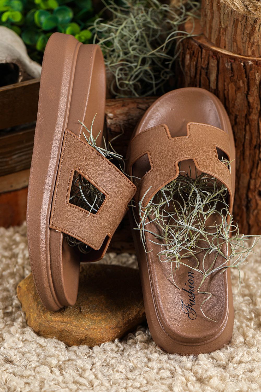 Stylish and comfortable women's strappy sandals for ultimate summer relaxation.