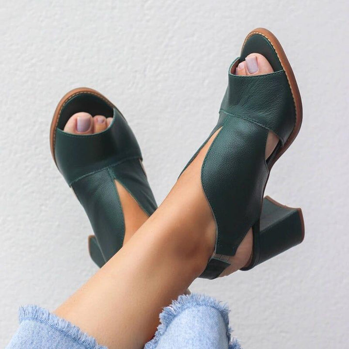 Elegant open-toe block heel sandals for women, a comfortable choice for versatile wear.