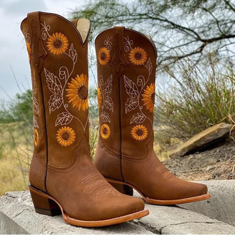 Chic women's bohemian ankle boots. Everyday comfort & style for fall & winter casual wear.