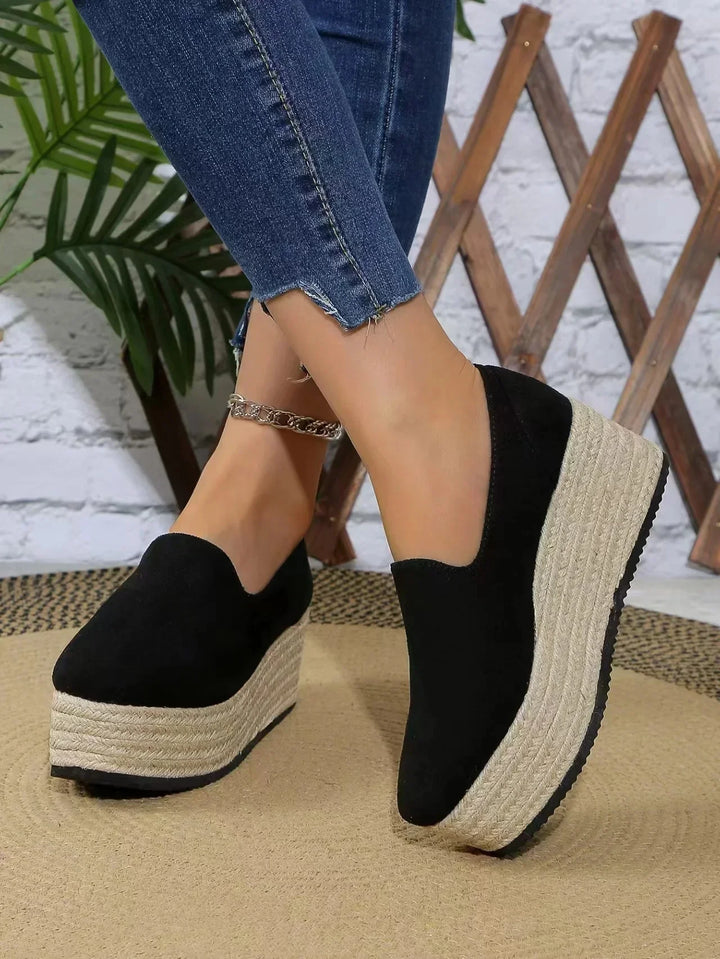 Versatile women's comfortable platform slip-on shoes, suitable for various casual occasions.