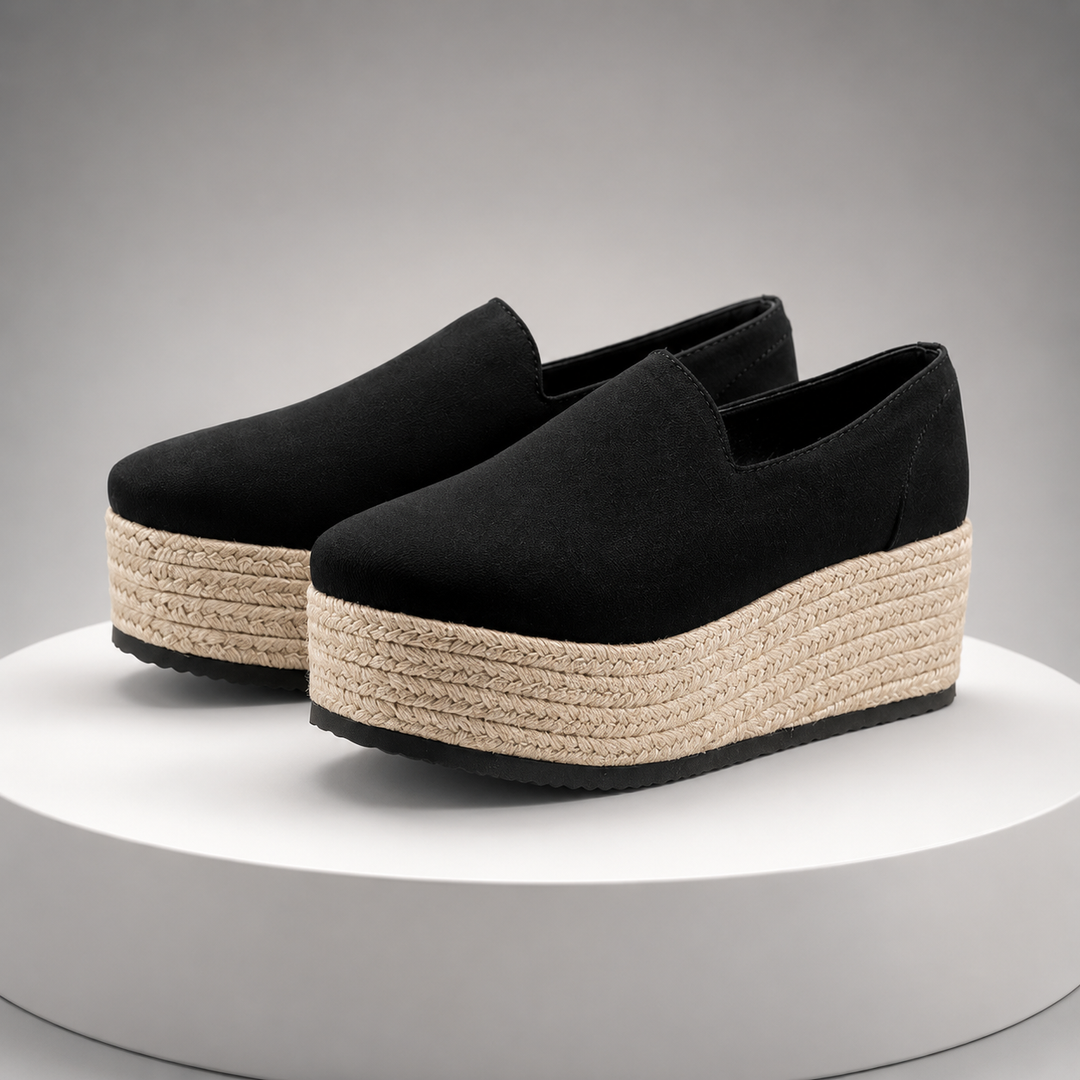 Comfortable women's slip-on platform shoes, designed for effortless casual style.