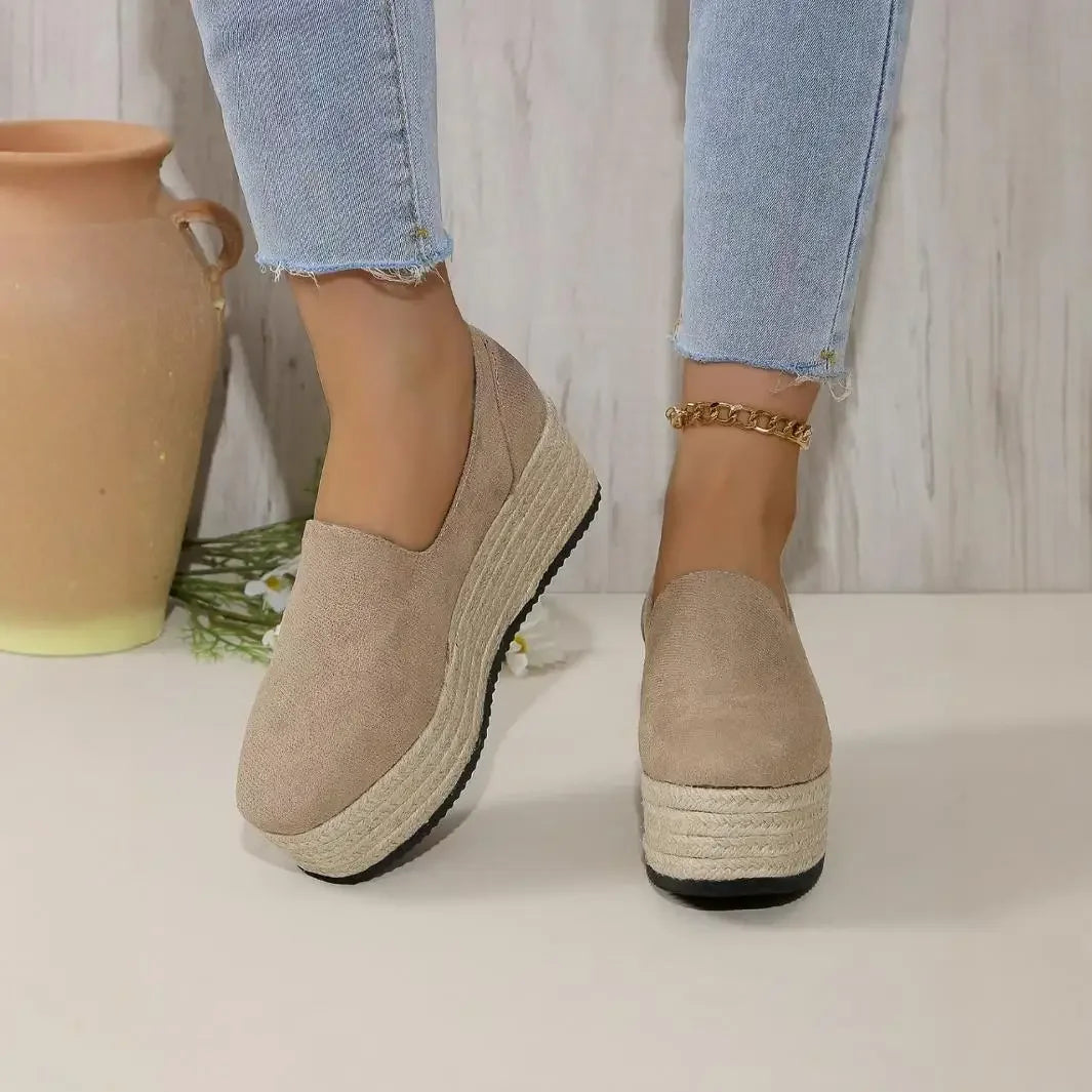Trendy women's platform slip-on shoes, combining fashion with ultimate comfort.