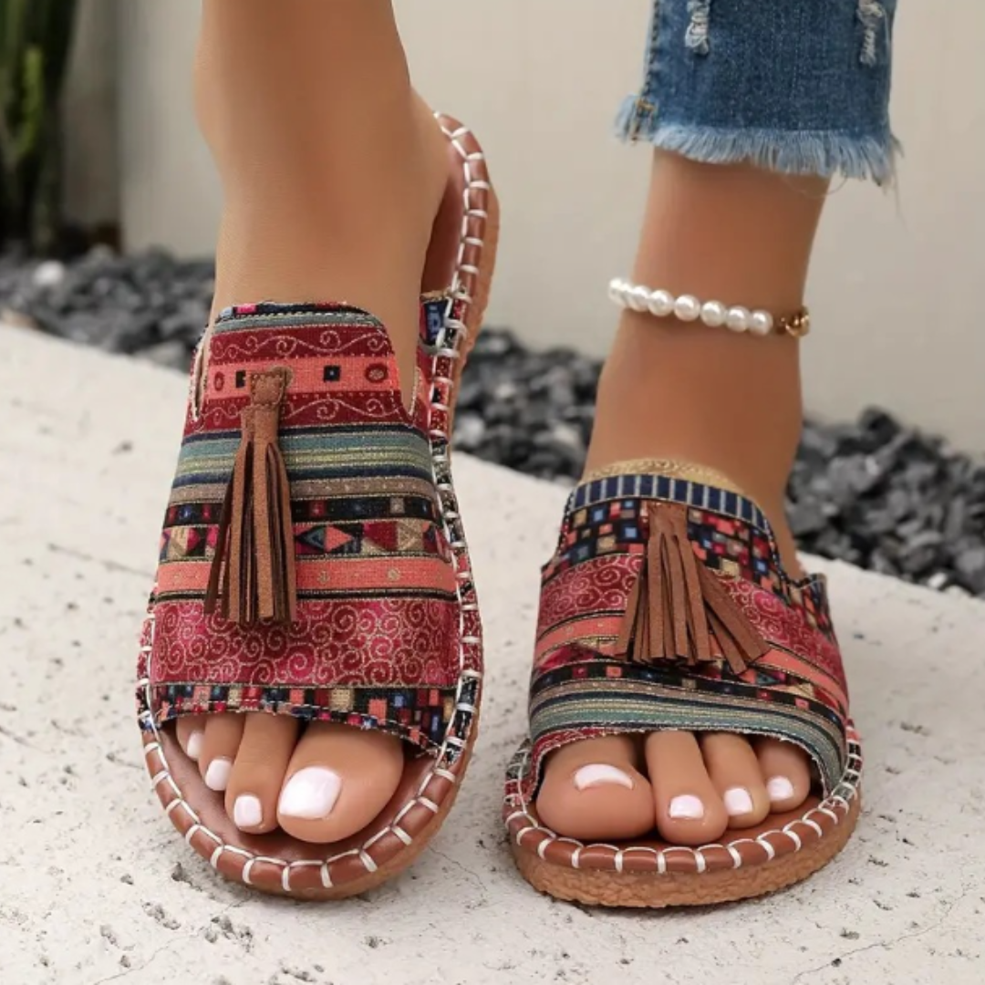 Women's comfortable flat sandals, perfect for all-day wear & everyday style. Ideal for summer.