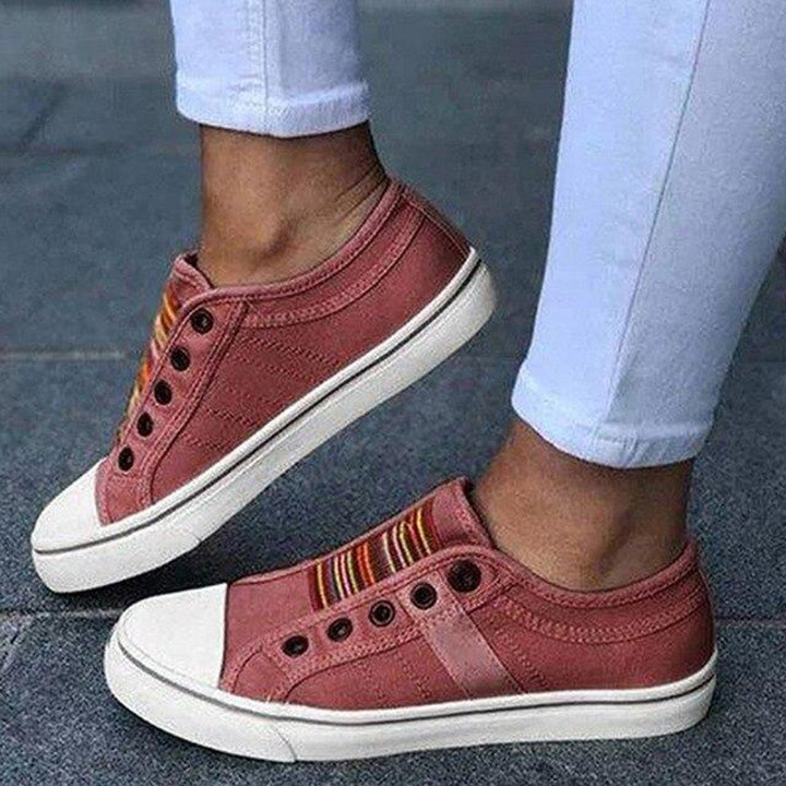 Comfortable women's lightweight casual sneakers, great for everyday style and active spring/summer outfits.