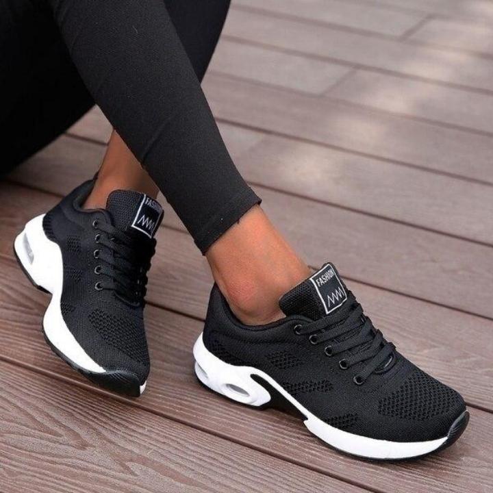 Comfortable women's casual sneakers, ideal for daily walks and supportive for an active lifestyle.
