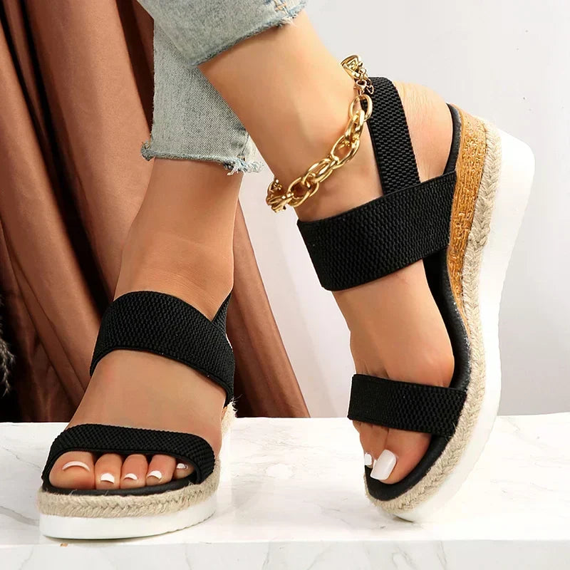 Orthopedic platform sandals for women, featuring a comfortable footbed for superior arch and heel support.