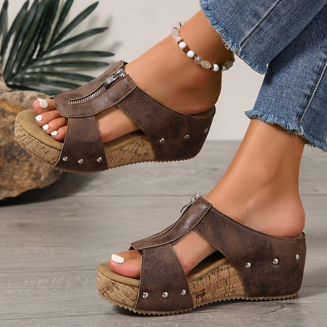 Trendy women's platform wedge sandals, blending comfort and style for modern summer fashion.