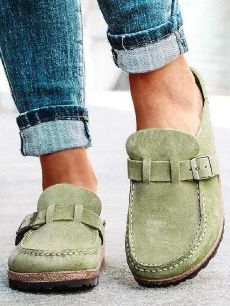 Women's comfortable slip-on clogs for everyday casual wear. Cushioned foot support, ergonomic design.
