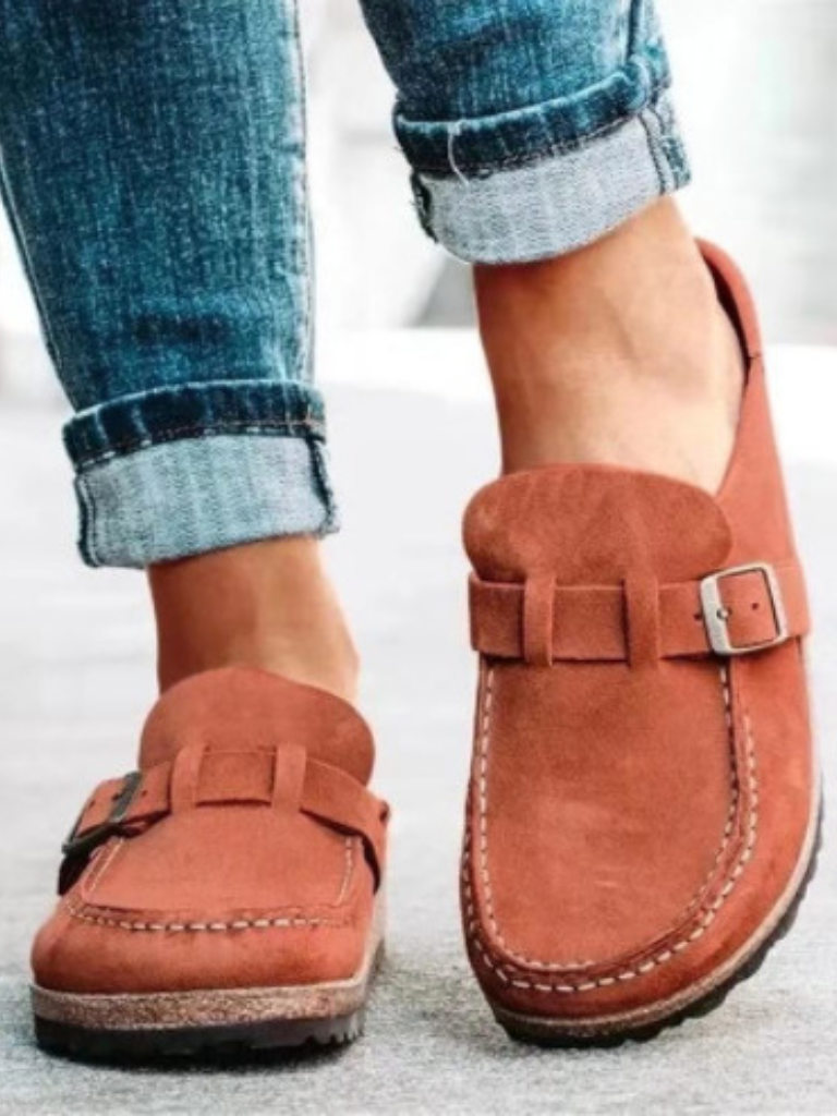 Sage green women's slip-on comfort clogs, lightweight & ergonomic for all-day casual wear.