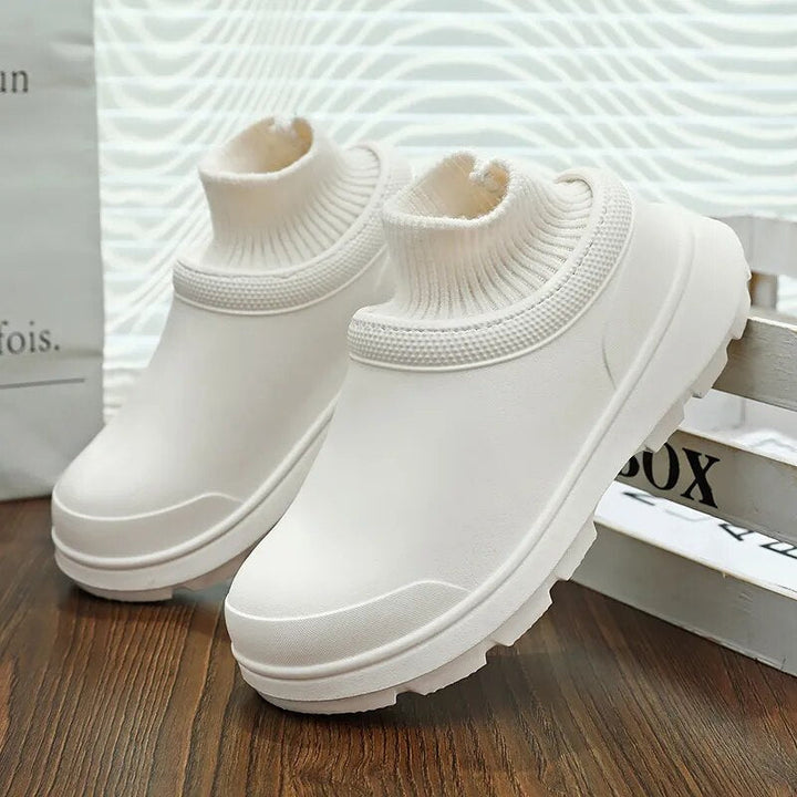 Fashionable women's slip-on clogs with knit cuff. Comfortable, non-slip, and easy to wear style.
