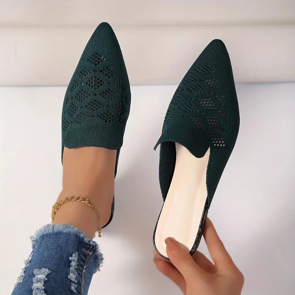 Casual women's flat mules, comfortable slip-on sandals for summer. Breathable and lightweight walking shoes.