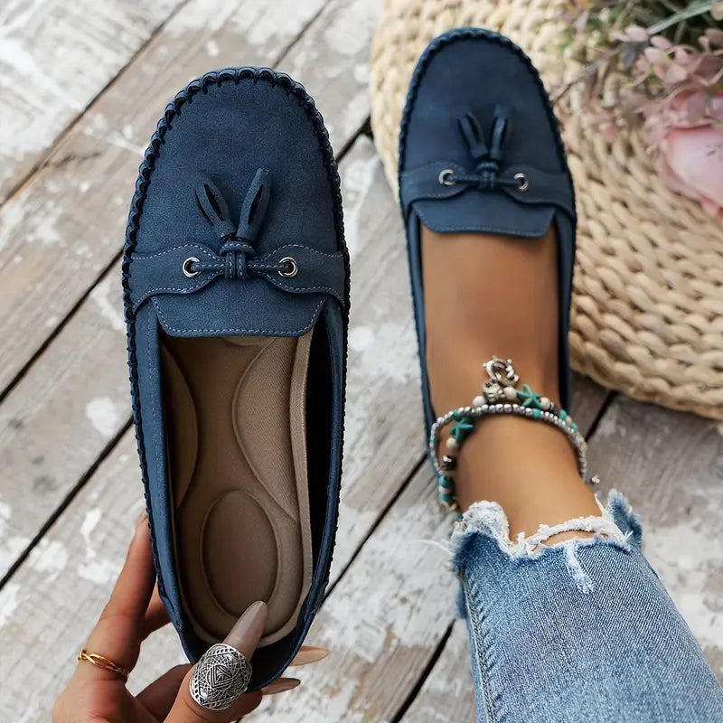 Flexible women's loafers, ideal everyday flats with cushioned support for busy days.