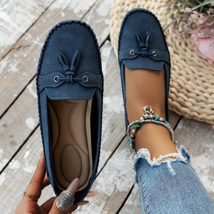 Flexible women's loafers, ideal everyday flats with cushioned support for busy days.
