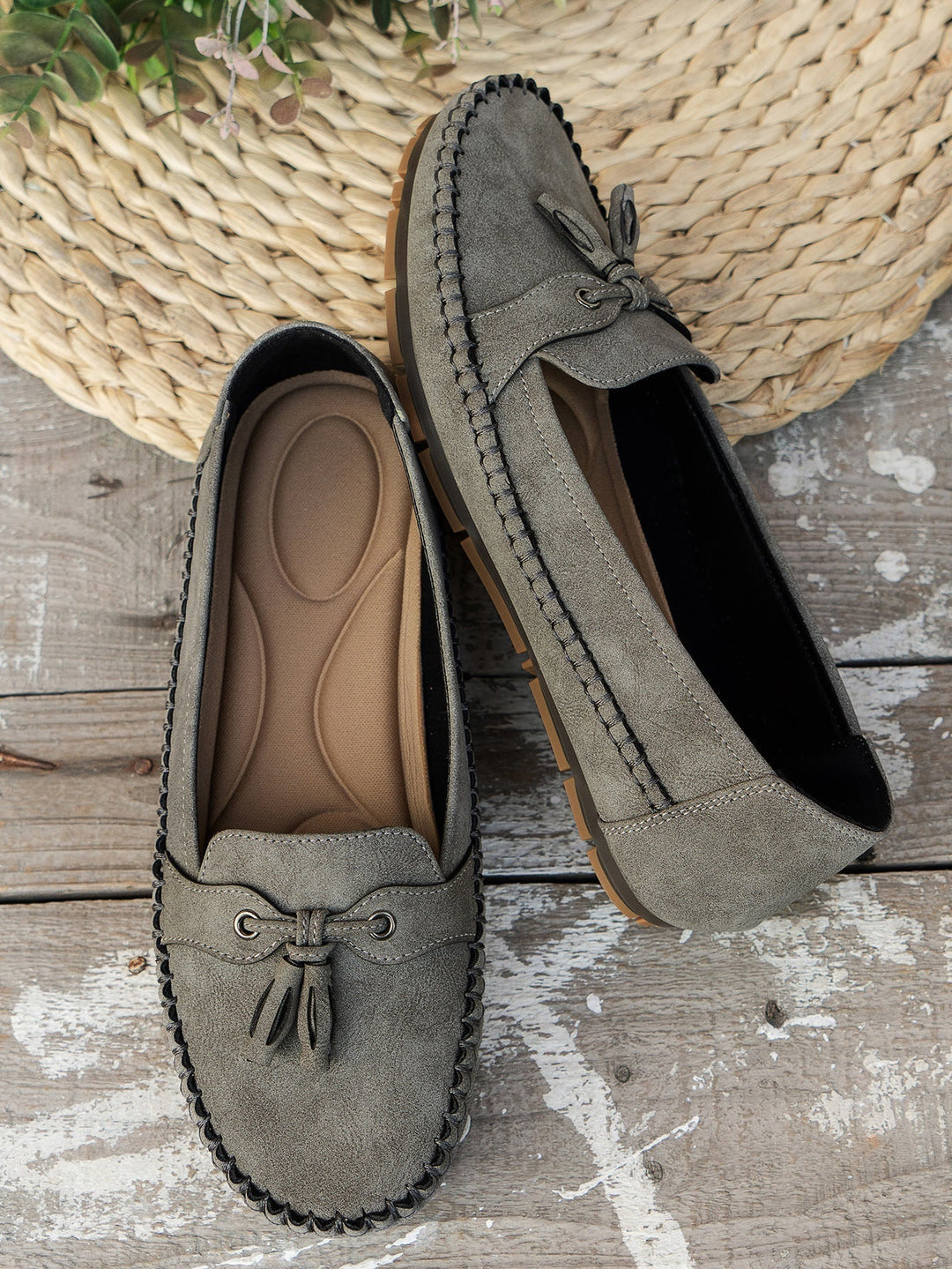 Modern vintage women's loafers, comfortable flats with cushioned support for any occasion.