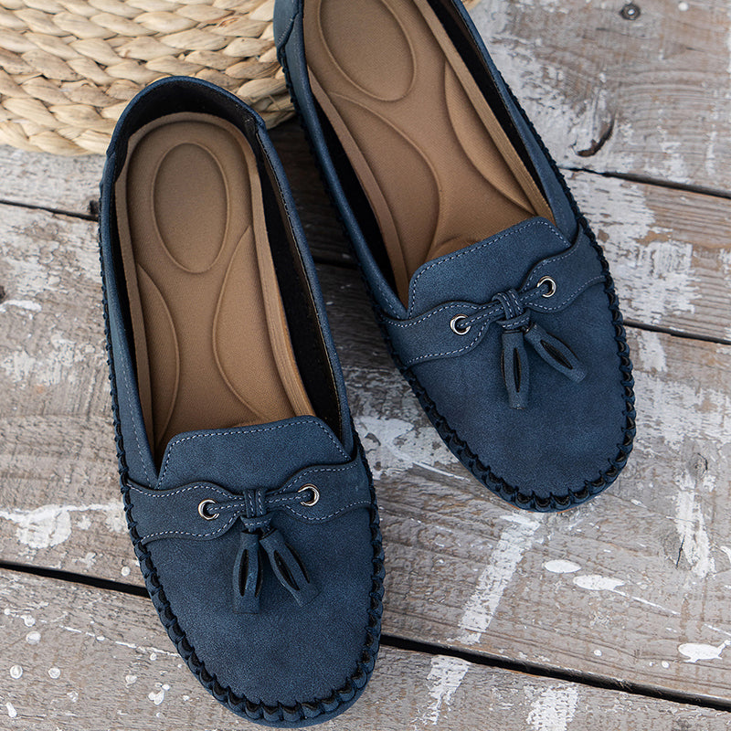 Easy slip-on women's loafers, comfortable casual flats with cushioned support.