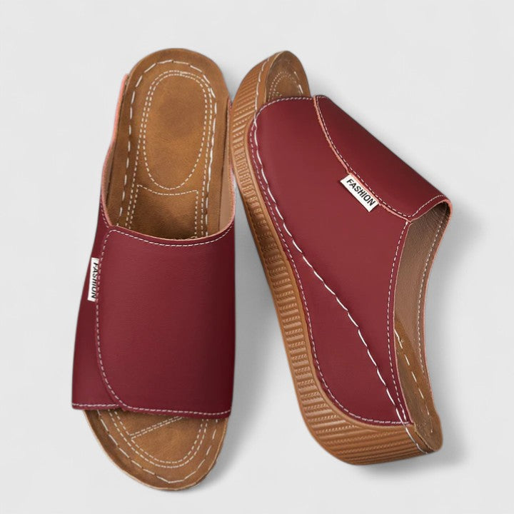 Comfortable open-toe women's sandals, ideal summer walking shoes for travel.