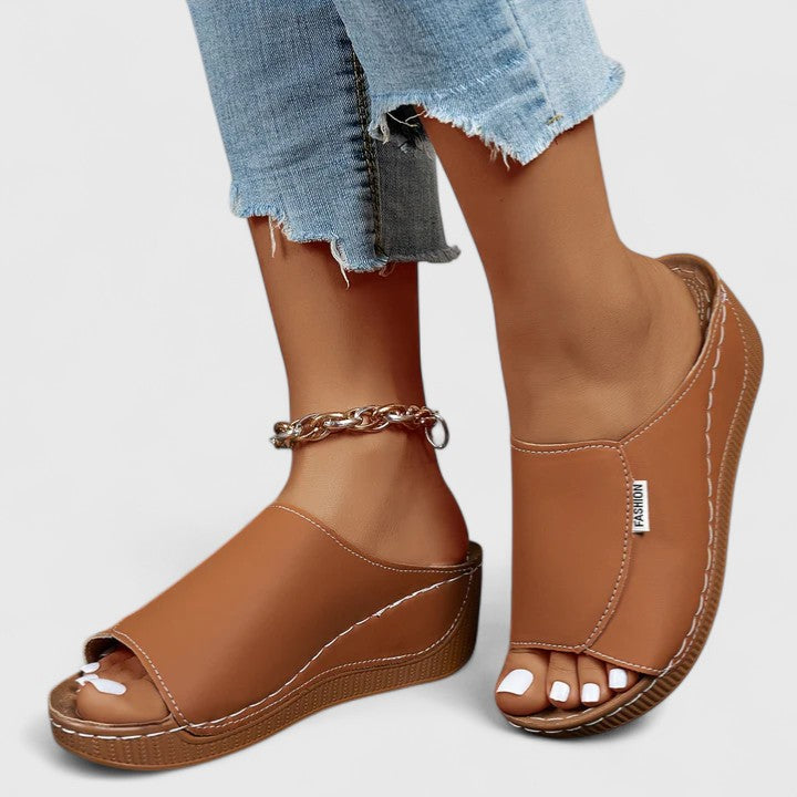 Everyday women's summer sandals, comfortable open-toe flats for warm weather.