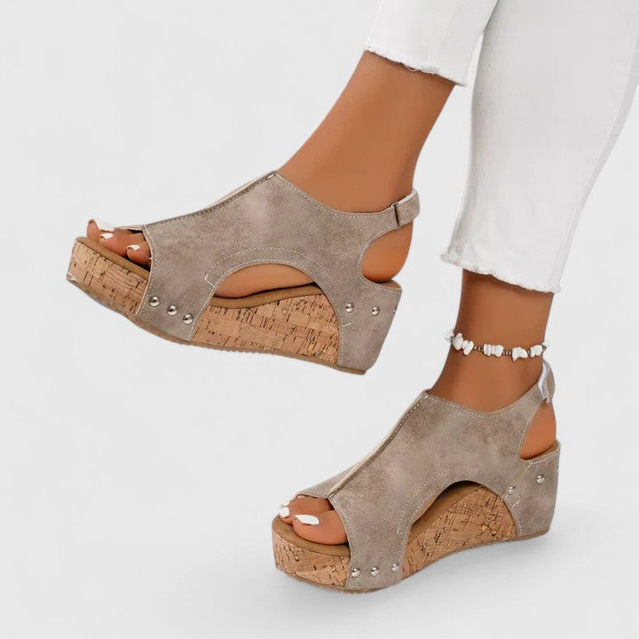 Everyday women's wedge sandals with supportive arch design, blending comfort and style for summer.