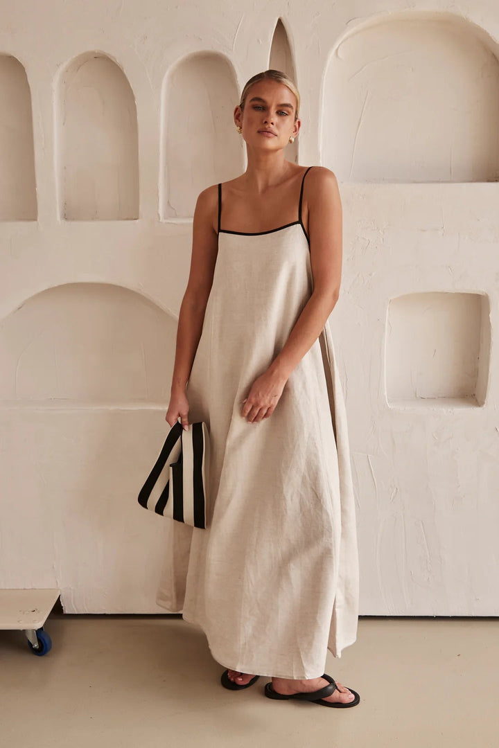 Women's contrast trim square neck spaghetti strap maxi dress, elegant flowy summer casual wear.