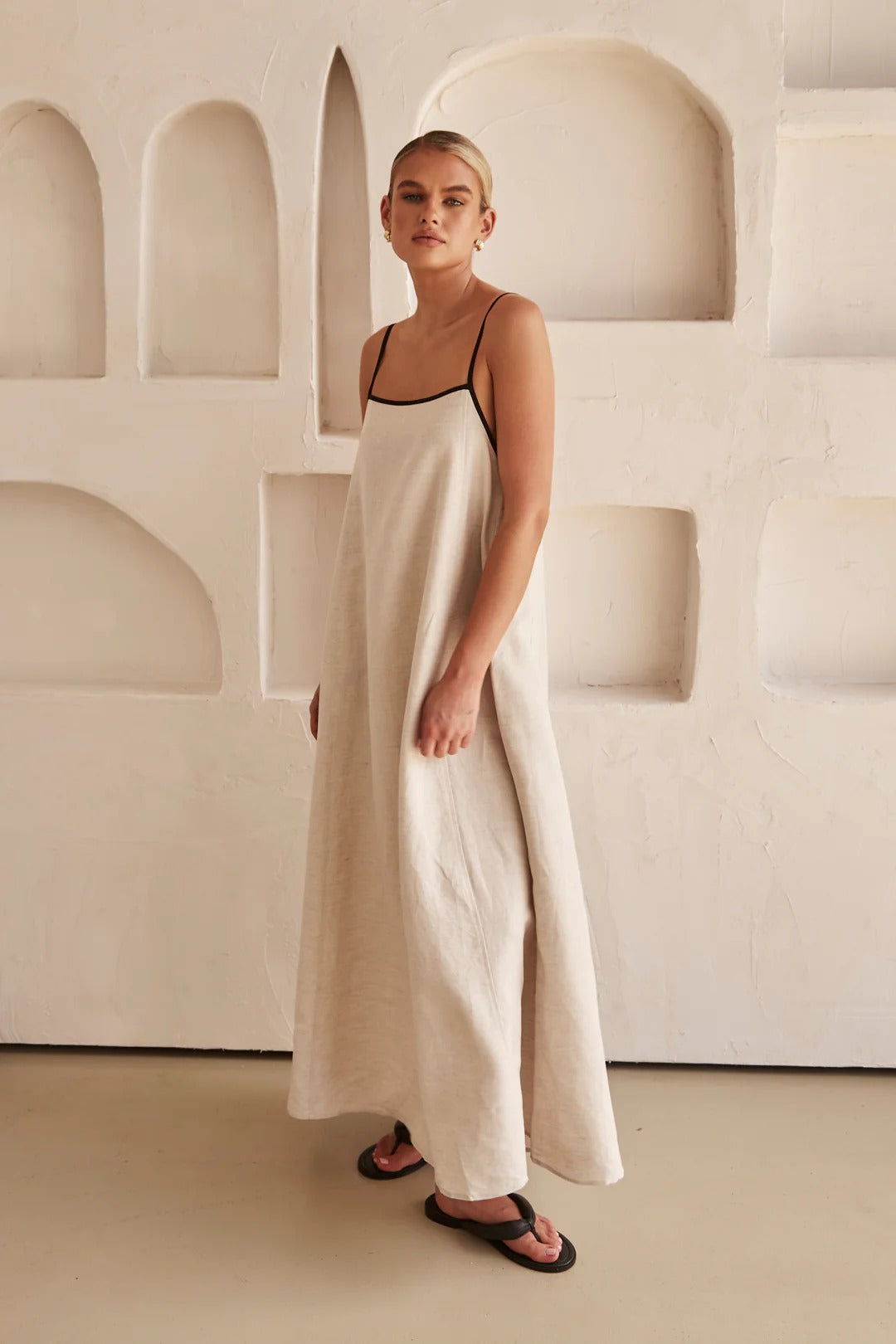 Stylish women's square neck spaghetti strap maxi dress with chic contrast trim. Versatile summer elegance.