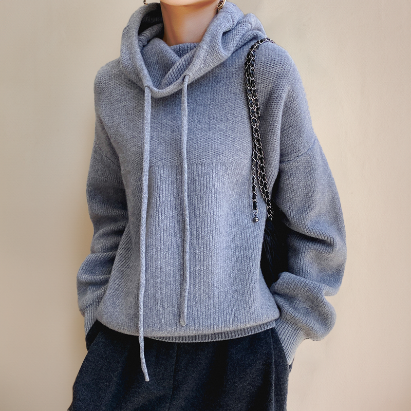 Casual women's warm turtleneck pullover sweater, a comfortable long sleeve essential for winter fashion.