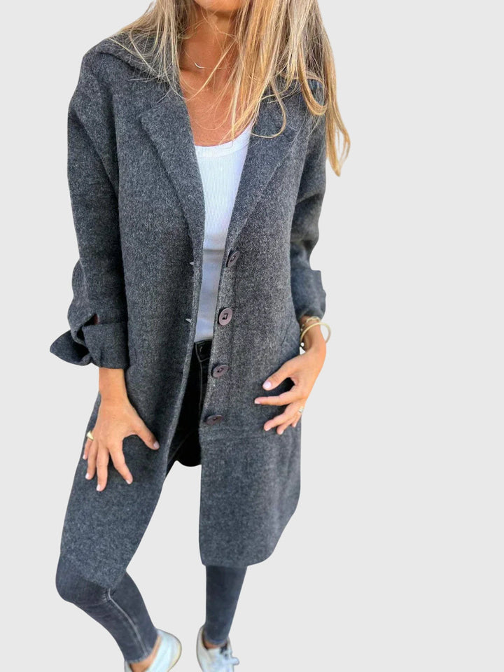 Chic women's longline blazer, soft & cozy, ideal for elegant office wear or casual outings.