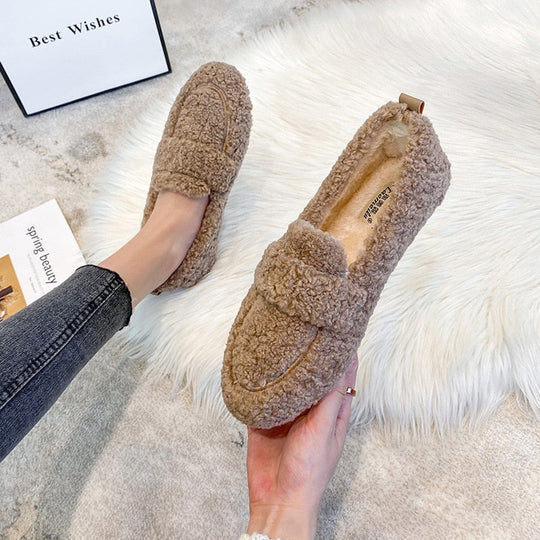 Women's cozy plush loafer slippers, soft & warm slip-on house shoes for ultimate home comfort.