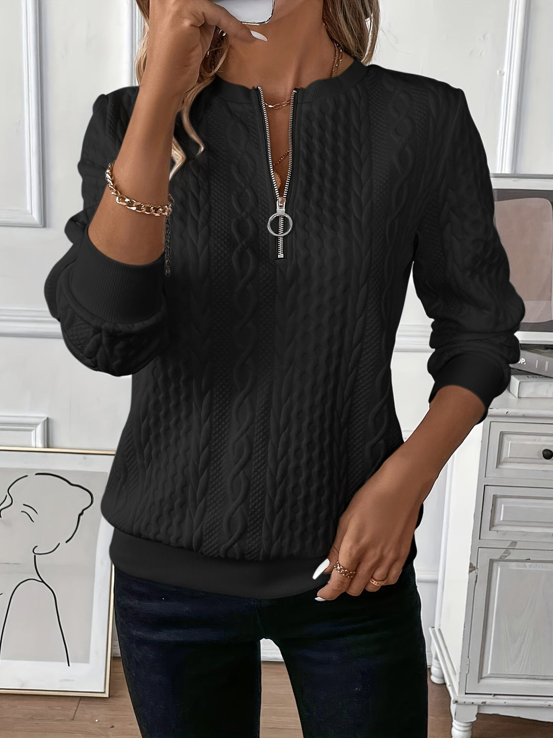 Chic women's zippered sweater in a relaxed fit, perfect for layering and ultimate comfort.