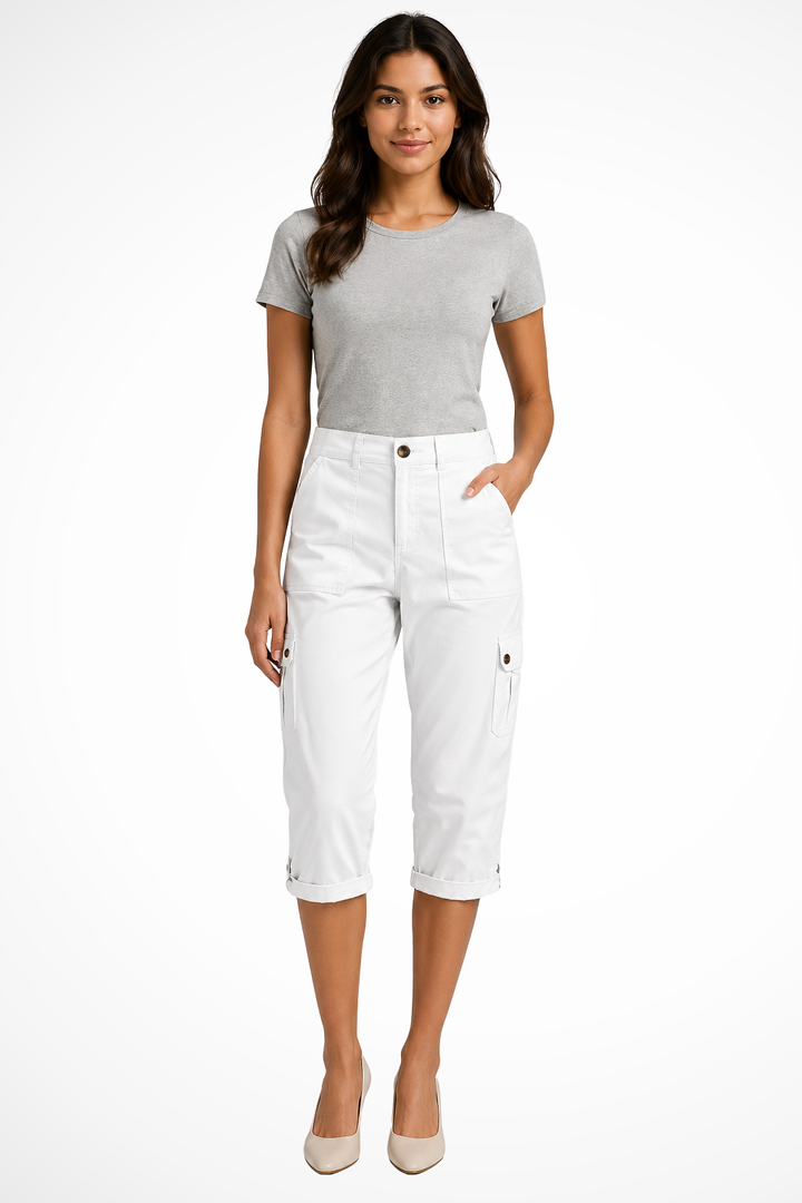 Relaxed fit women's cropped cargo pants, designed for comfort and versatile everyday style.