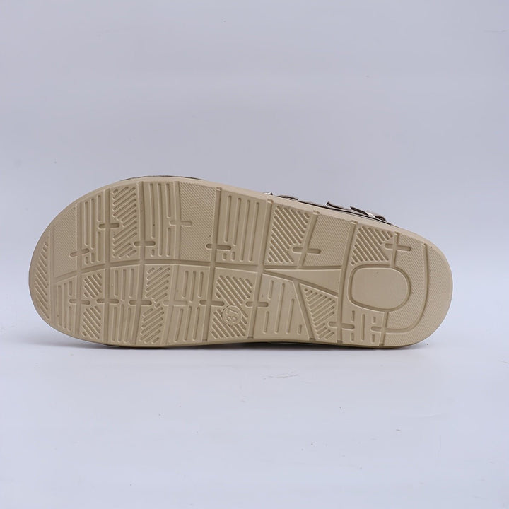 Comfortable women's platform sandals with cross straps, ideal for everyday walking.