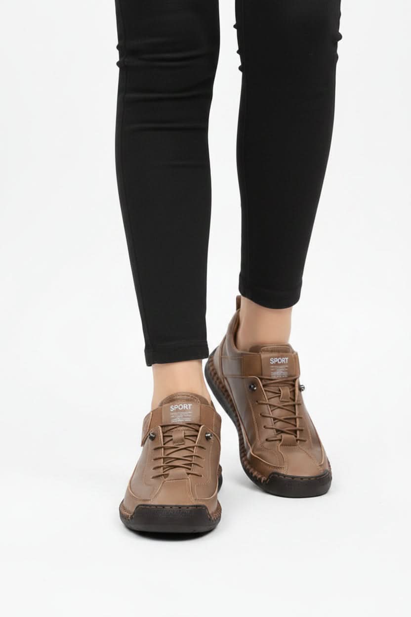 Women's comfortable wide walking shoes, ideal for everyday use and active lifestyles.