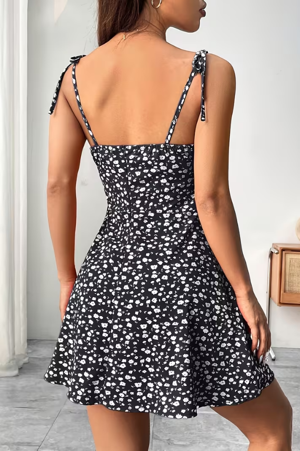 Elegant women's floral strapless slip dress, versatile for date night, vacation, or evening wear. Comfortable and stylish.