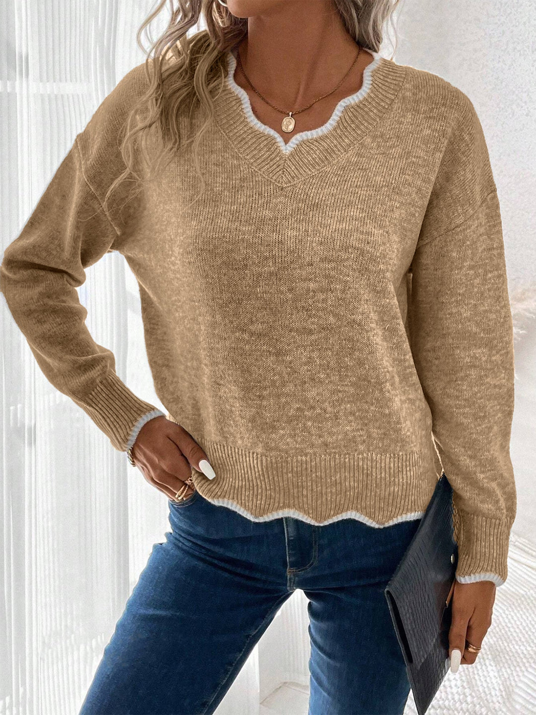 Comfortable & relaxed women's v-neck sweatshirt, perfect for everyday style.