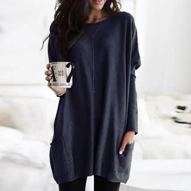 Effortless women's long sleeve tunic with an oversized fit, ultimate comfort for casual wear.